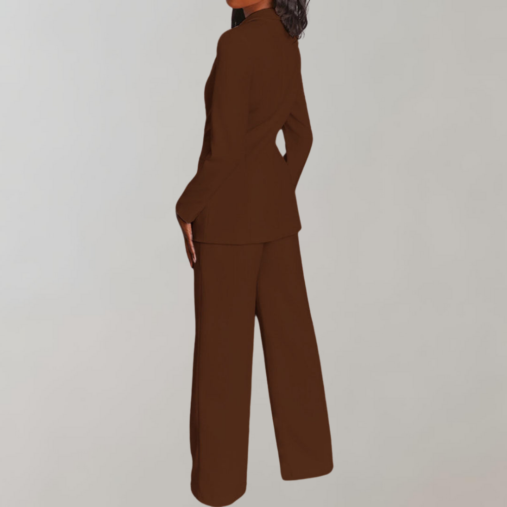 Stilvoller Damenanzug: Blazer und Hose in Dunkelblau, perfekt für Business Mode & Events.
