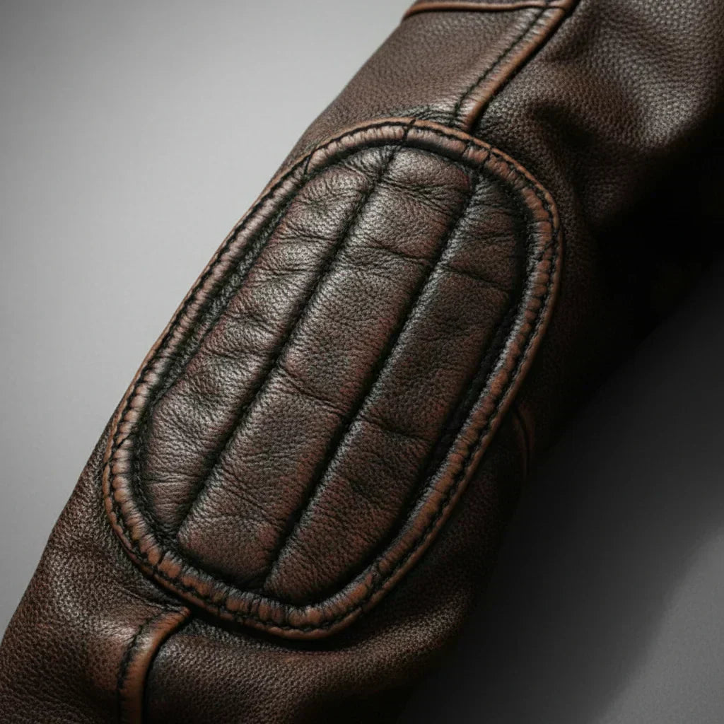 Vielseitige Herrenjacke im Vintage-Look, robust und stilvoll, geeignet als Freizeit- oder Übergangsjacke.