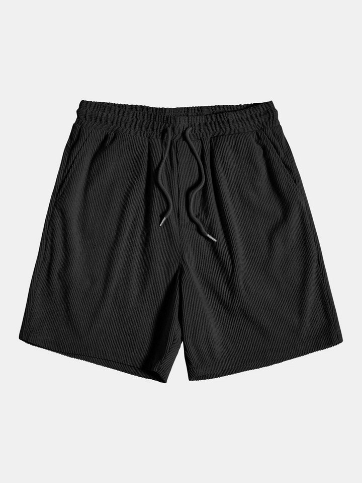 Stylisches Herren Sommer-Set mit modernem Kurzarmhemd und komfortablen Shorts. Deine ideale Freizeitkleidung.
