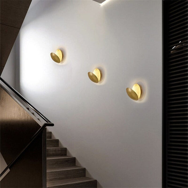 Minimalistische LED Design-Wandlampe für moderne und energiesparende Beleuchtung.