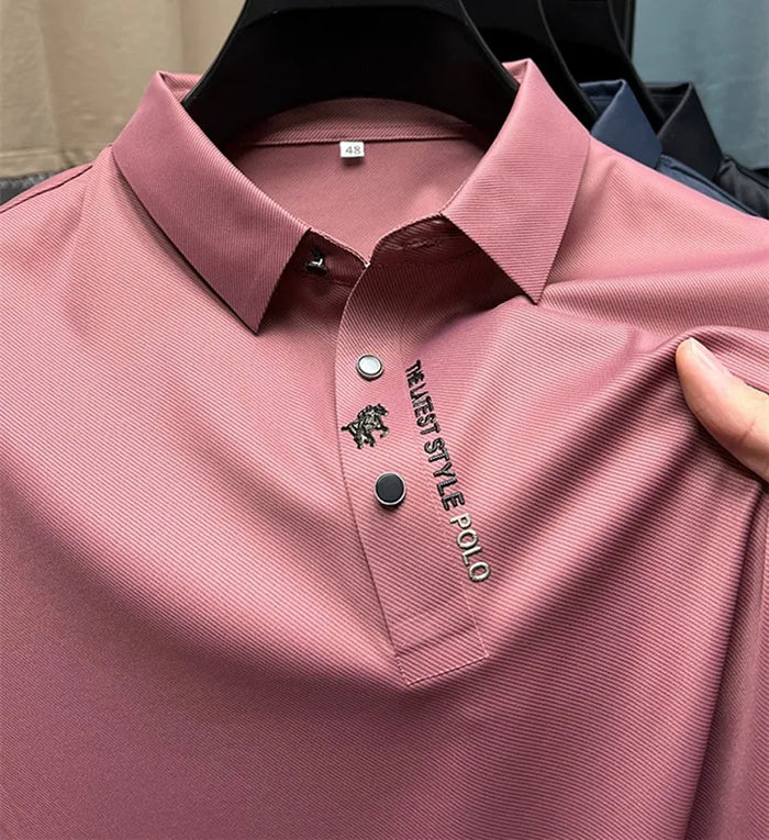 Atmungsaktives türkisfarbenes Herren Poloshirt, faltenfrei für Frühling, Sommer & Herbst.