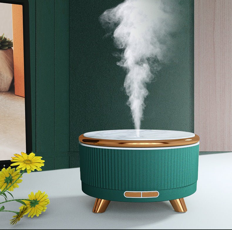 Eleganter Aromatherapie-Diffusor mit leisem Betrieb; schafft Wohlbefinden und verbessert das Raumklima im Wohnzimmer.