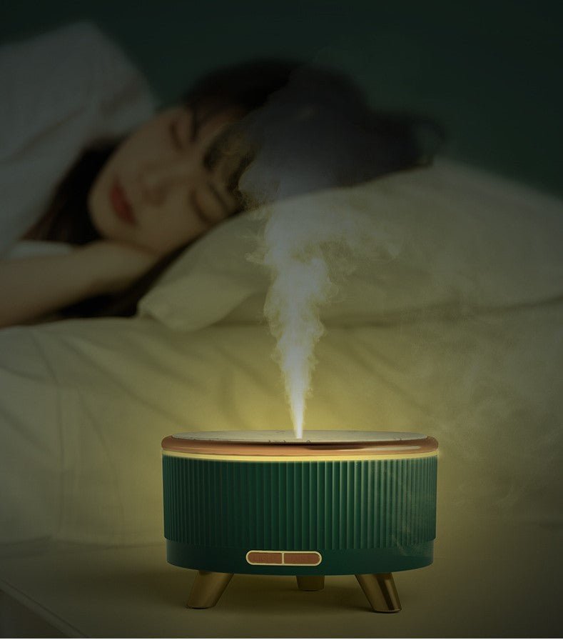 Moderner Luftbefeuchter mit feinem Nebel und Aromatherapie-Funktion für angenehmen Raumduft und Entspannung.