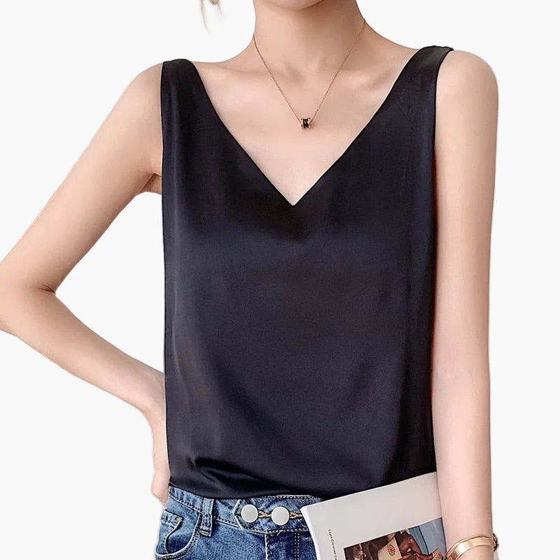 Damen Basic Top mit elegantem V-Ausschnitt, minimalistisch & vielseitig für Freizeit und Sommer.