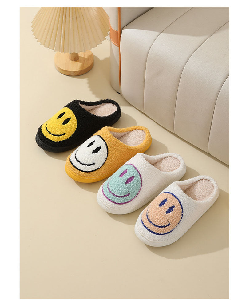 Bequeme Unisex Pantoffeln mit dem beliebten Lächeln-Muster, weich und wärmend für entspannte Abende.