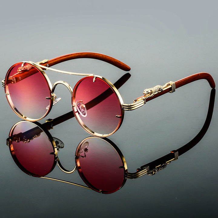 Runde Unisex Sonnenbrille im Vintage-Stil. Zuverlässiger UV400 Schutz und modischer Doppelsteg.
