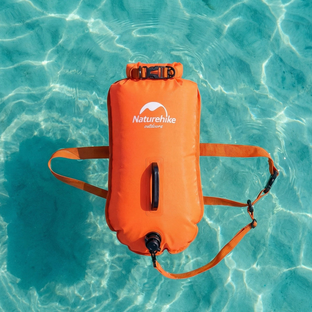 Unisex Schwimm-Boje mit wasserdichtem Fach für sicheres Freiwasserschwimmen. Ideal für Wertsachen.
