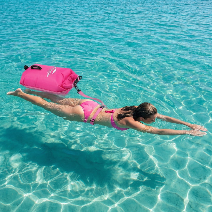 Sichere Schwimm-Boje für Freiwasser. Ermöglicht Schwimmen & Aufbewahren persönlicher Gegenstände.