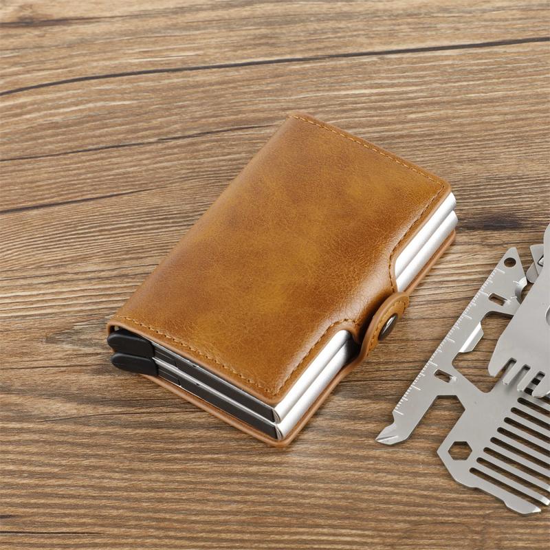 Minimalistisches Smart Wallet mit integriertem RFID-Schutz, passt bequem in jede Hosentasche.