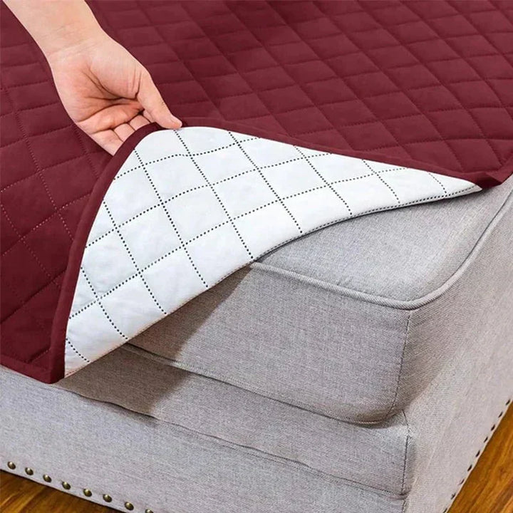 Sesselbezug „Soft Touch“ in Lila, dehnbar, universaler Polsterschutz für Ihr gemütliches Zuhause.
