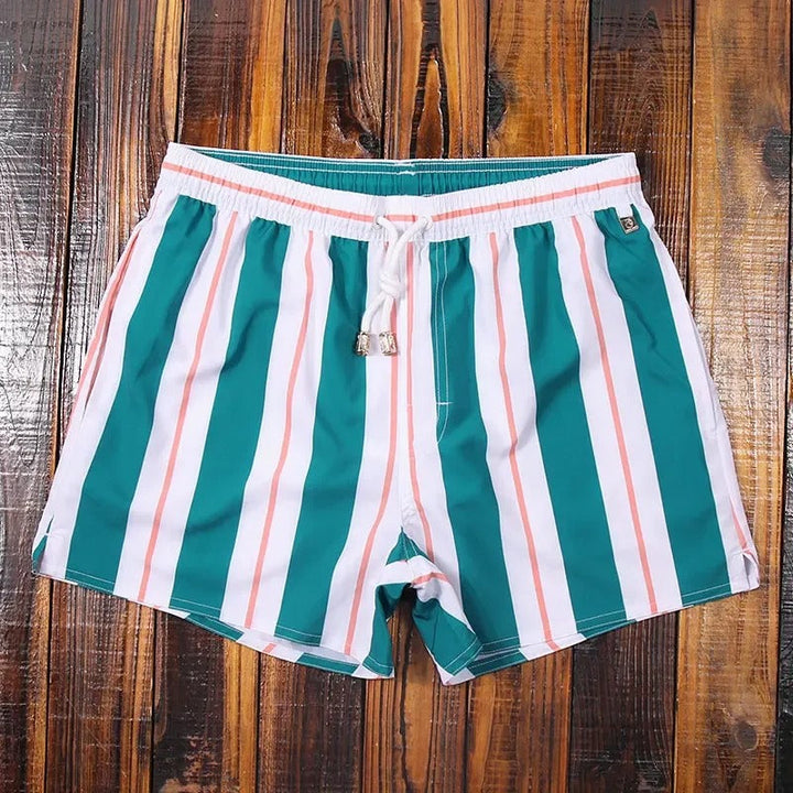 Lässige gestreifte Herren-Shorts mit bequemem elastischem Bund, perfekt für Urlaub, Strand oder Freizeit.
