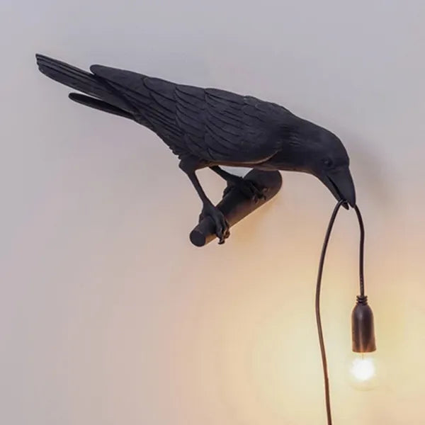 Elegante Krähen-Wandlampe mit LED-Licht, künstlerisches Design für stilvolle Akzente in Wohnzimmer und Flur.