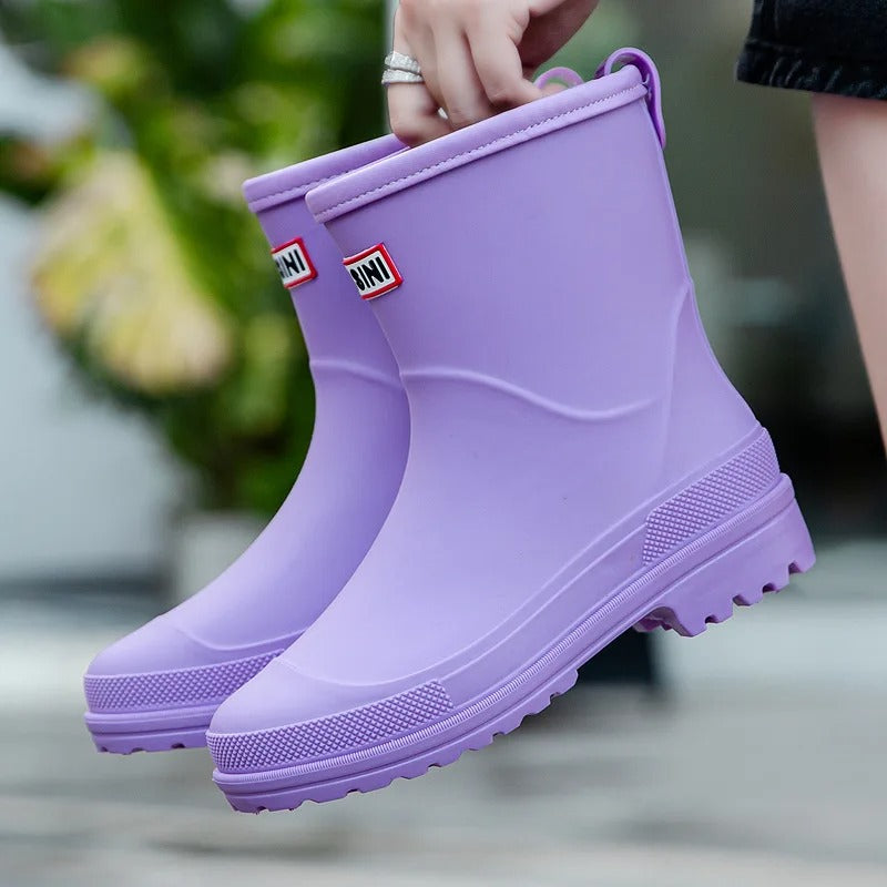 Damen AquaStride 2.0 Gummistiefel, stilvoll & wasserdicht, ideal für Regenwetter und Freizeit.