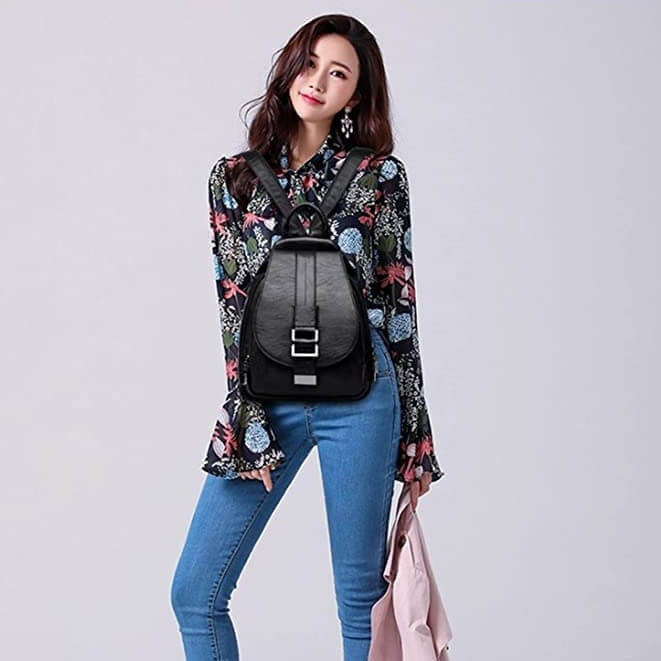 Hochwertiger Damen Rucksack aus Leder, wasserabweisend, robust und modern.