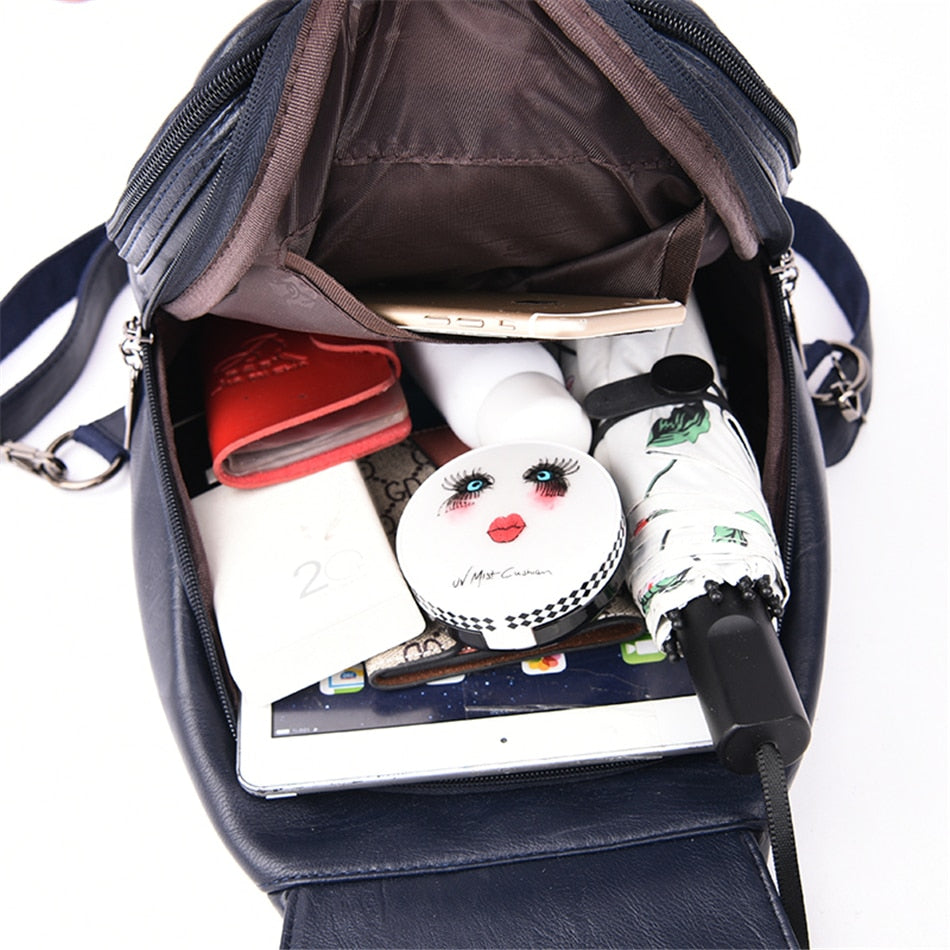 Moderner wasserdichter Lederrucksack für Frauen, ideal für Reisen mit Eleganz.