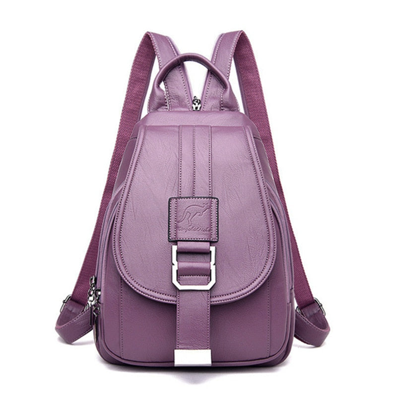 Nahaufnahme des hochwertigen Leders am wasserdichten Damen Rucksack, edel.