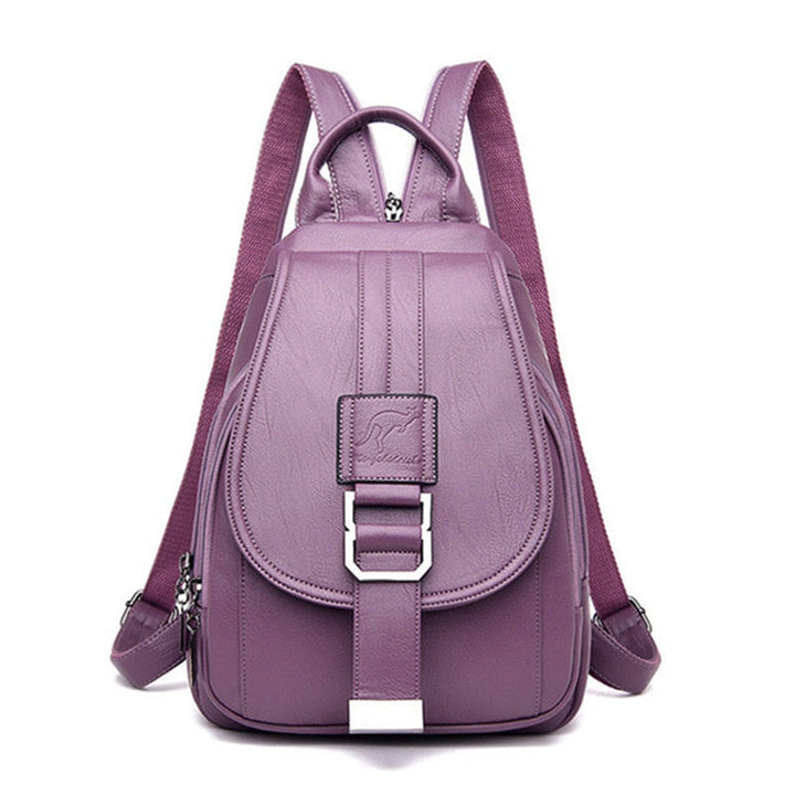 Nahaufnahme des hochwertigen Leders am wasserdichten Damen Rucksack, edel.