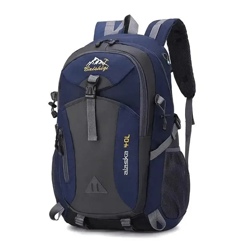 Geräumiger 40 Liter Trekkingrucksack, wasserdicht & robust für lange Wanderungen.