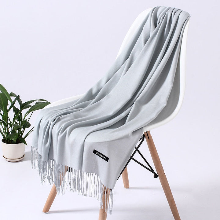 Winterschal für Frauen, aus weichem Polyester, perfekt für einen eleganten Alltagslook.