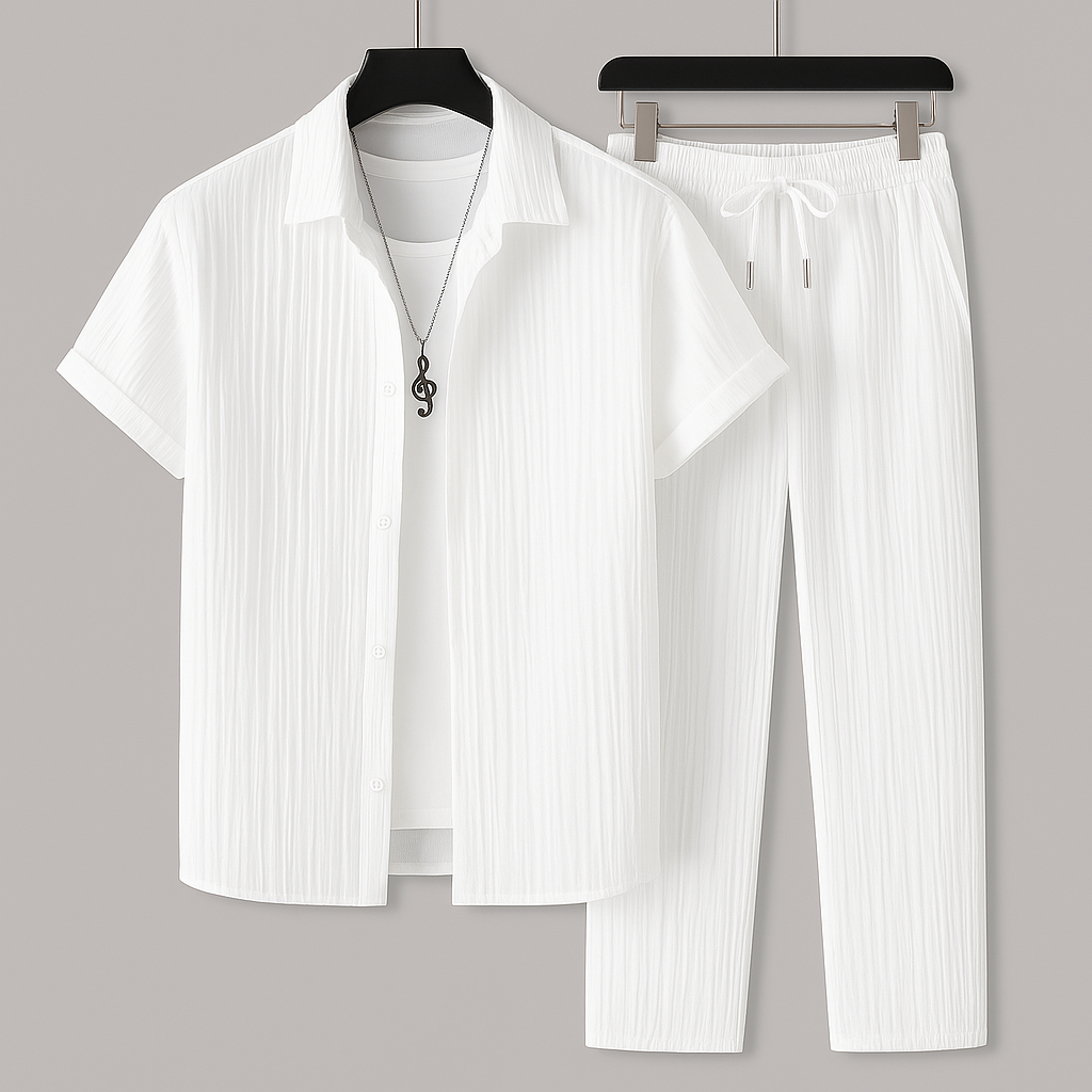 Entspanntes Herren Freizeit-Outfit: stilvolles Kurzarmhemd & bequeme Kordelzug-Hose für lockeren Look.