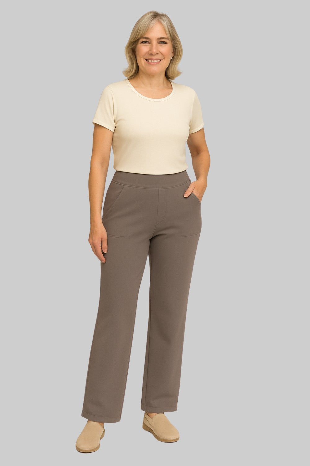 Weisse Damen Stretch-Hose, hoher Bund, perfekte Passform, ideal für Freizeit, elegant und bequem.