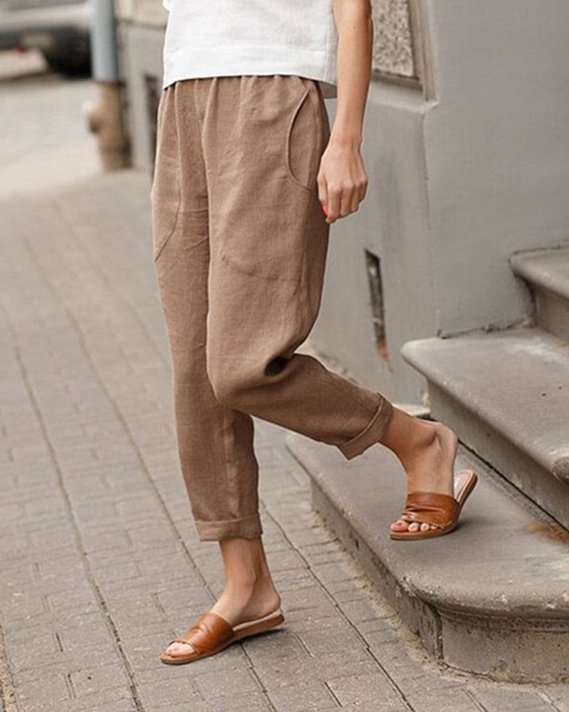 Leichte Damen Sommerhose mit elastischem Bund und praktischen Taschen, perfekt für entspannte Tage.