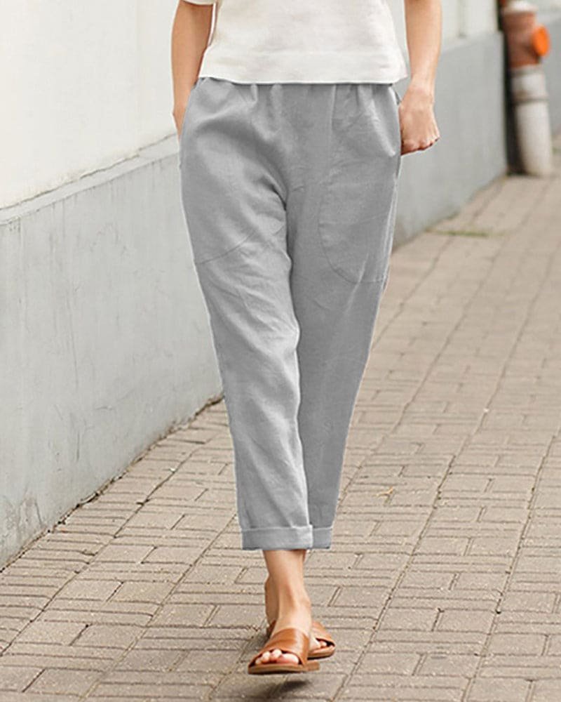 Luftig leichte Damen Sommerhose in Tapered-Form für heiße Tage, bequem und atmungsaktiv.