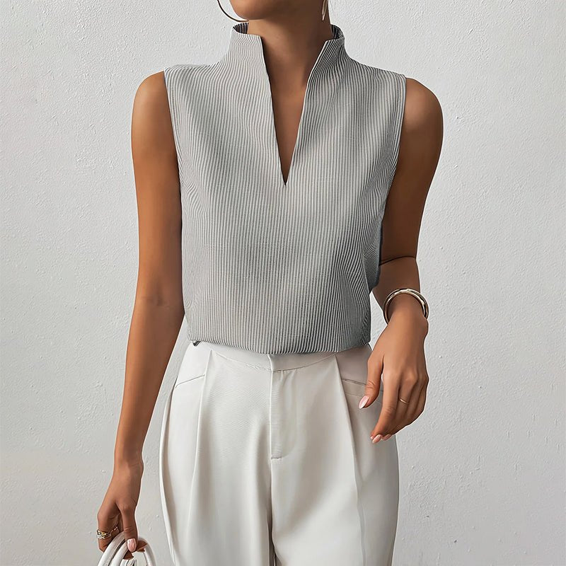 Damen ärmellose gestreifte Bluse mit Stehkragen & V-Ausschnitt. Elegant für Business & Alltag.