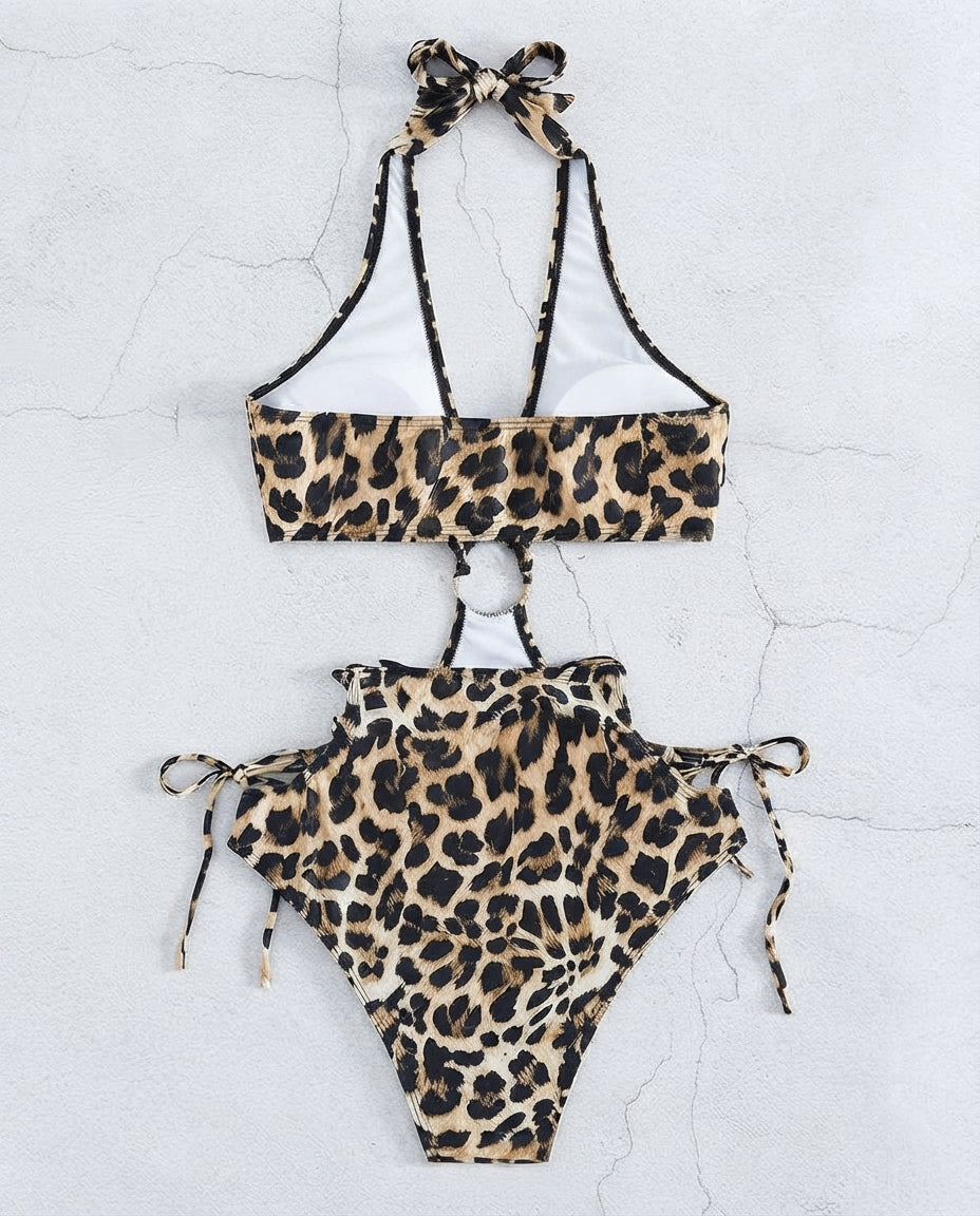 Leopardenprint Damen Einteiler Bikini mit modischen Cut-outs & Neckholder. Figurformender Bodysuit für Damenbademode.