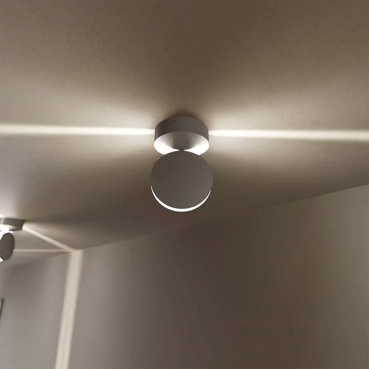 Dekorative LED Spotlight Projektion schafft eine einzigartige Raumatmosphäre für stilvolle Inneneinrichtung.